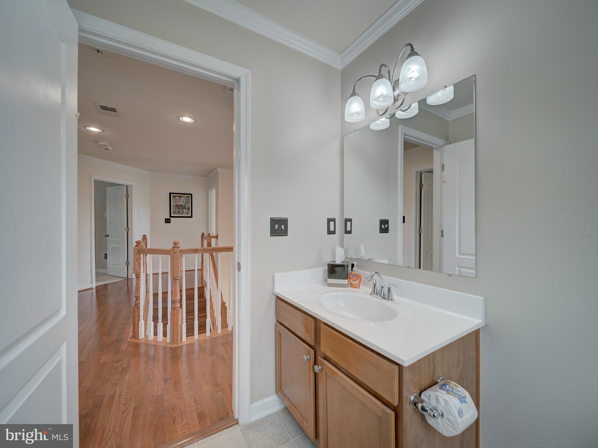 Listing images