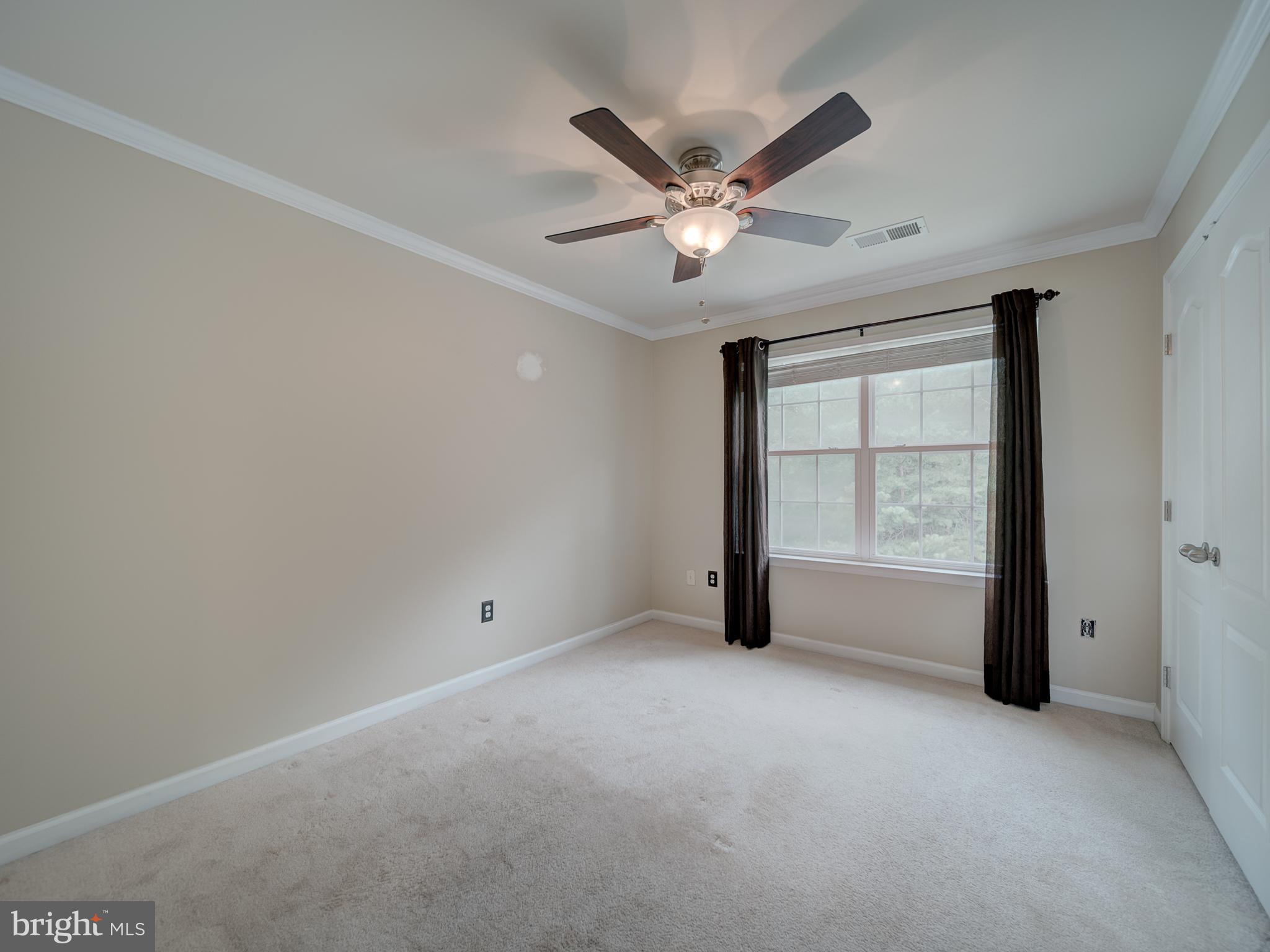Listing images