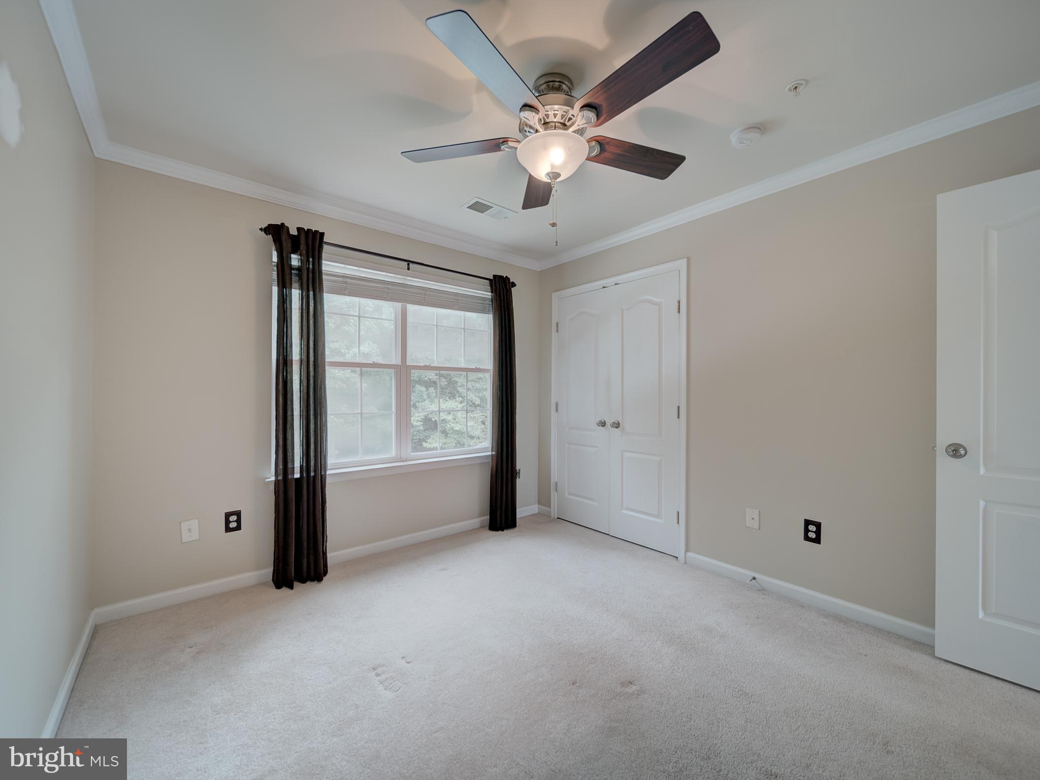 Listing images
