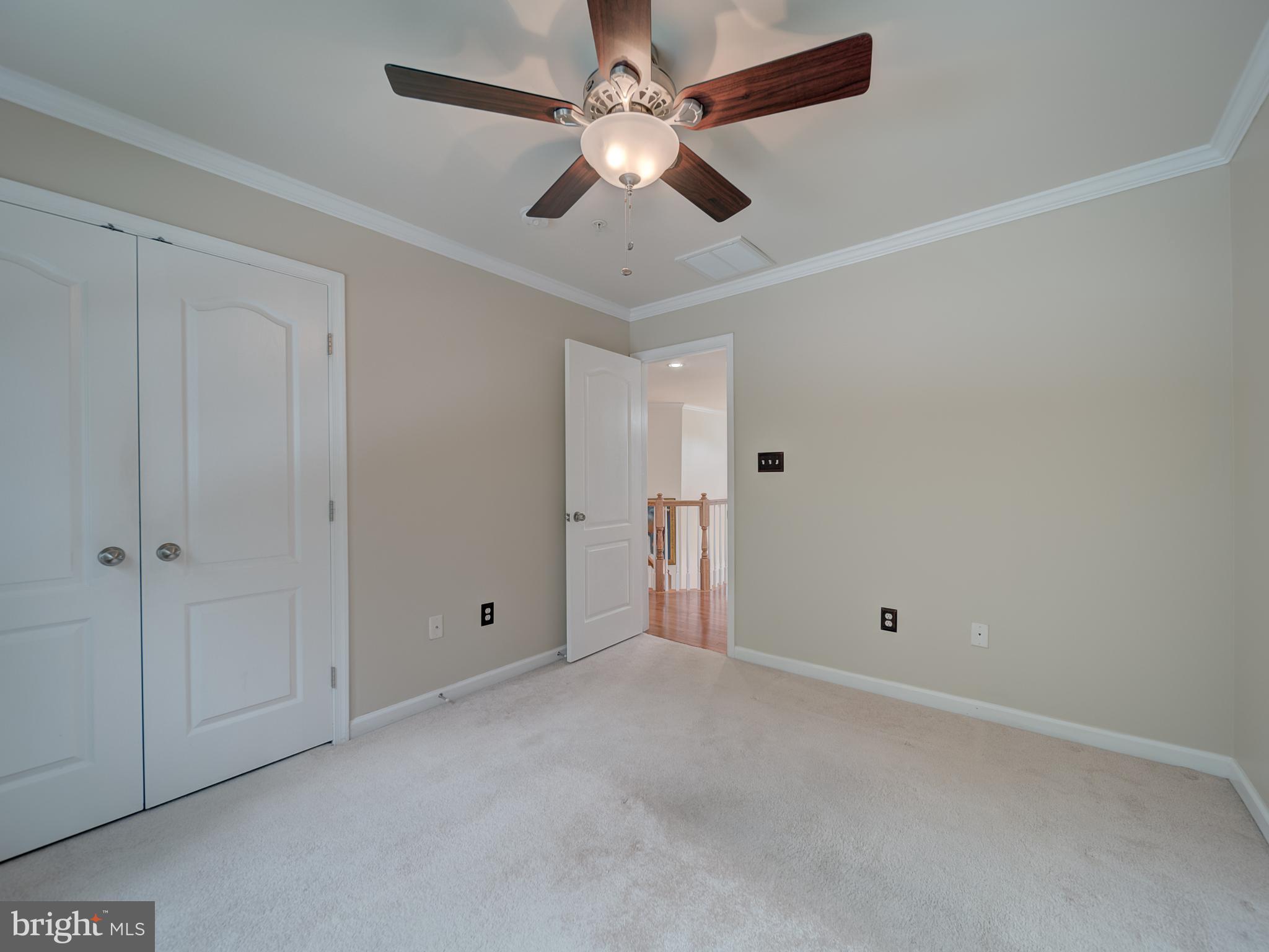 Listing images