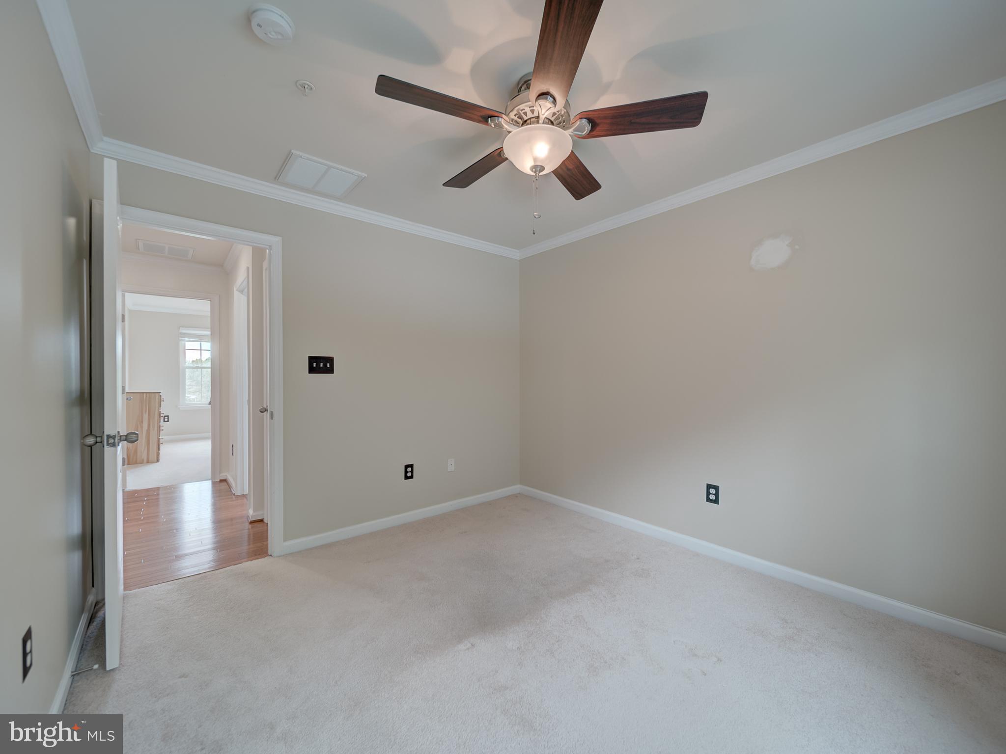 Listing images