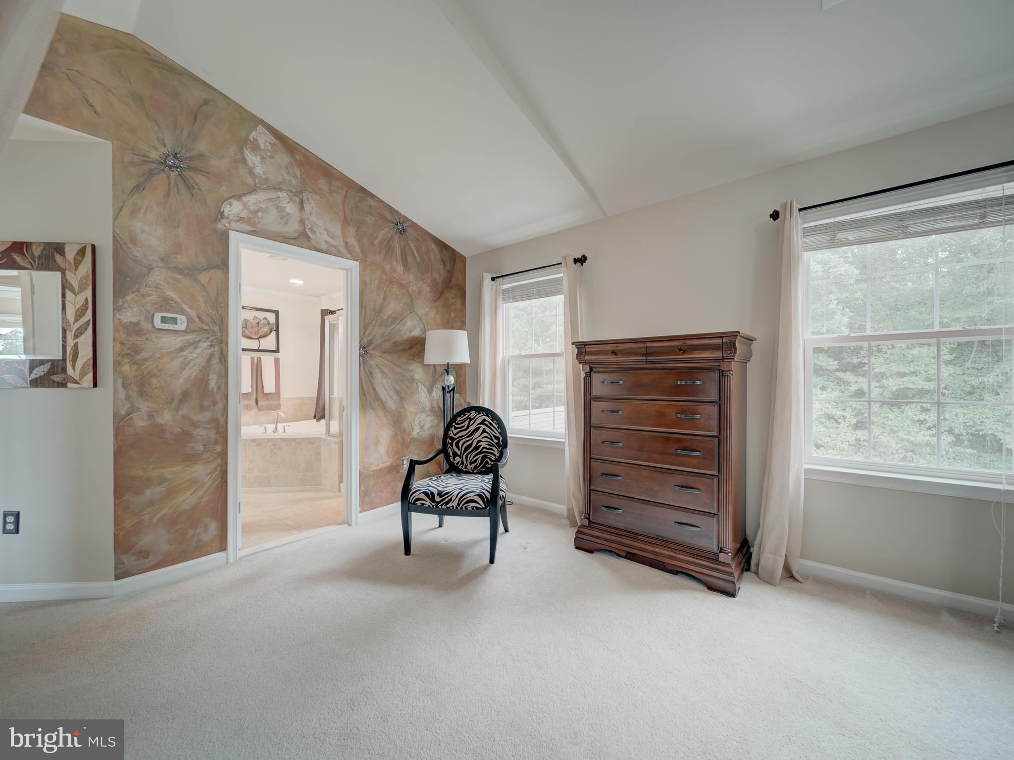 Listing images
