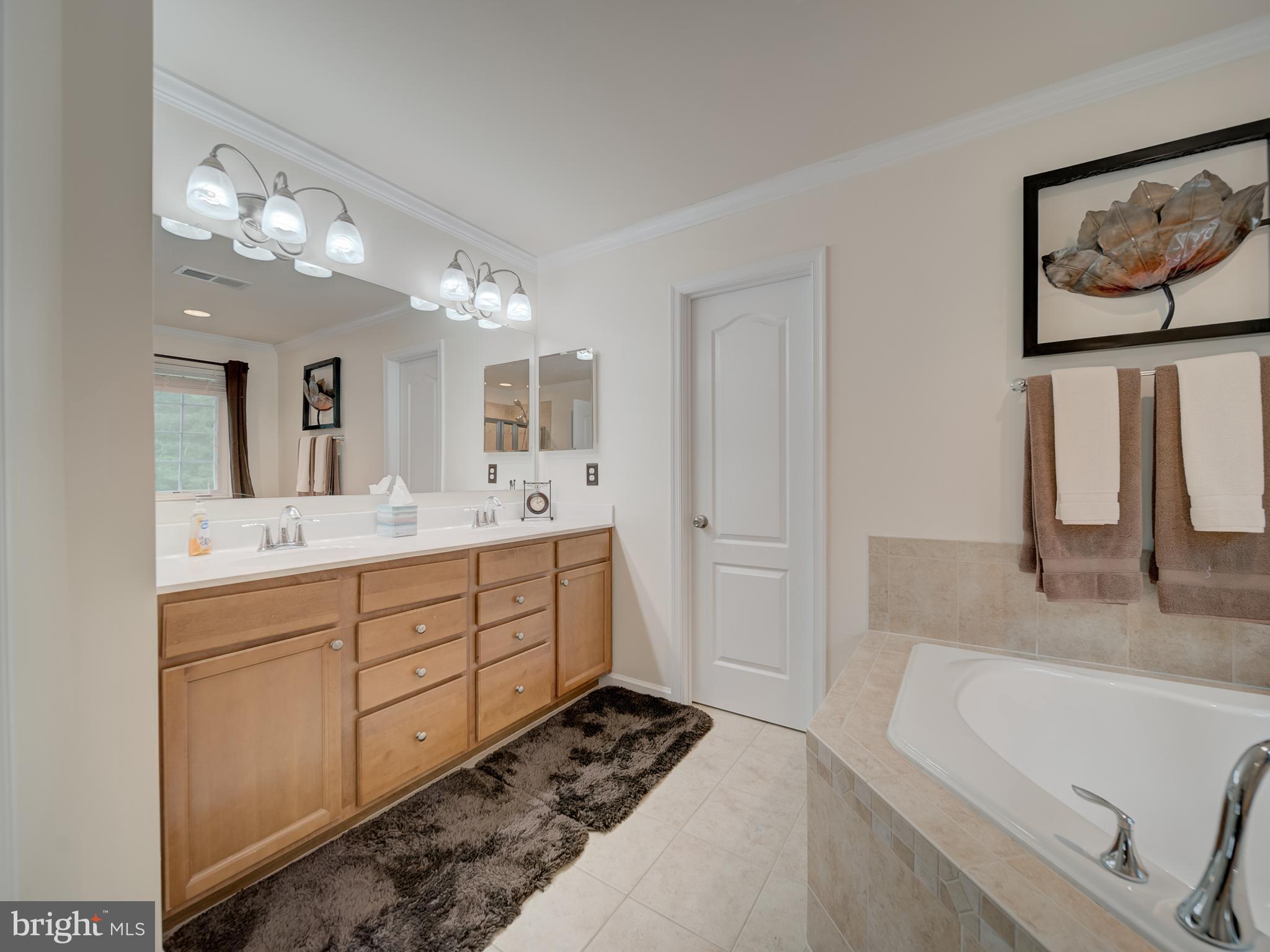 Listing images