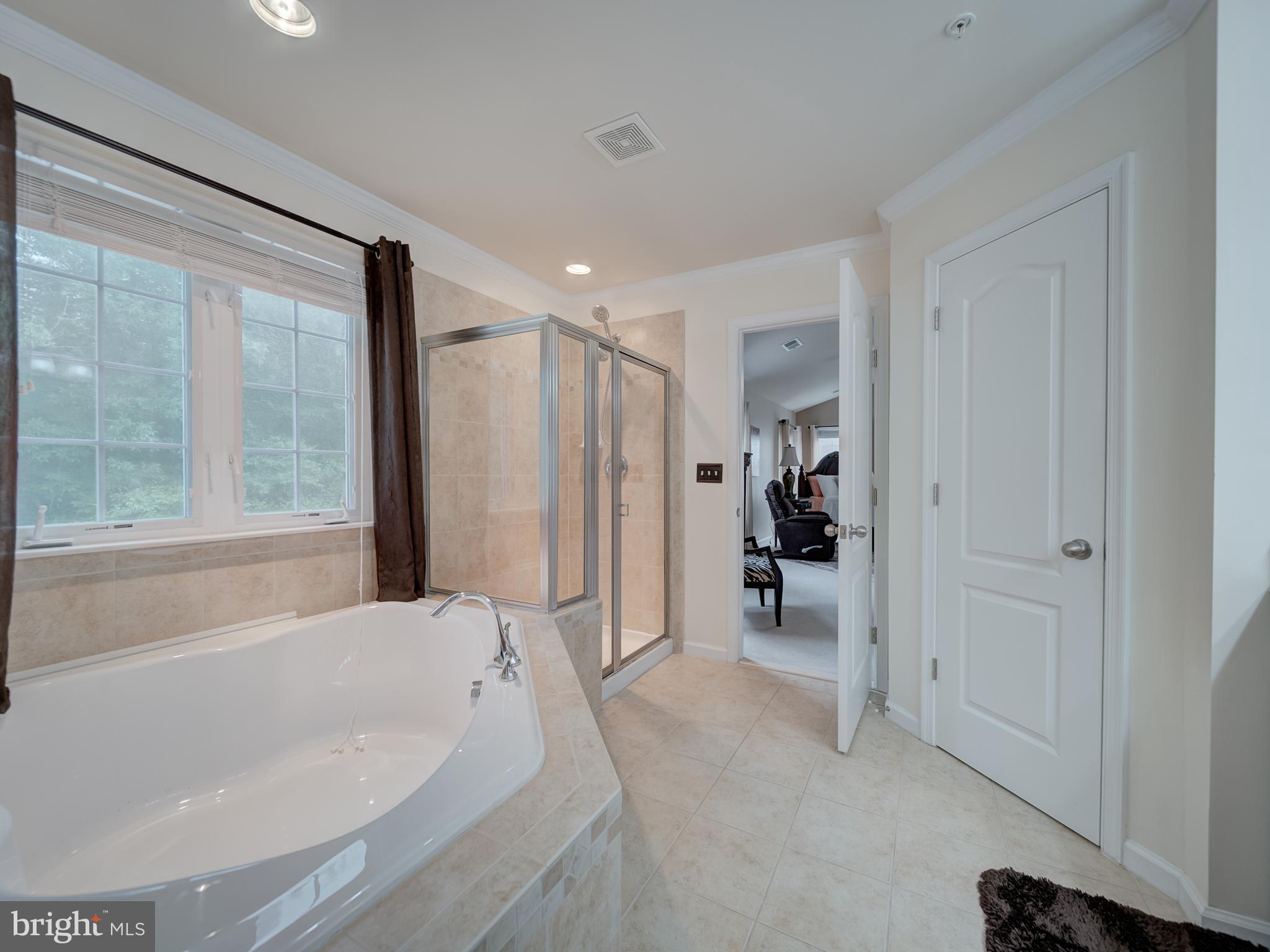 Listing images