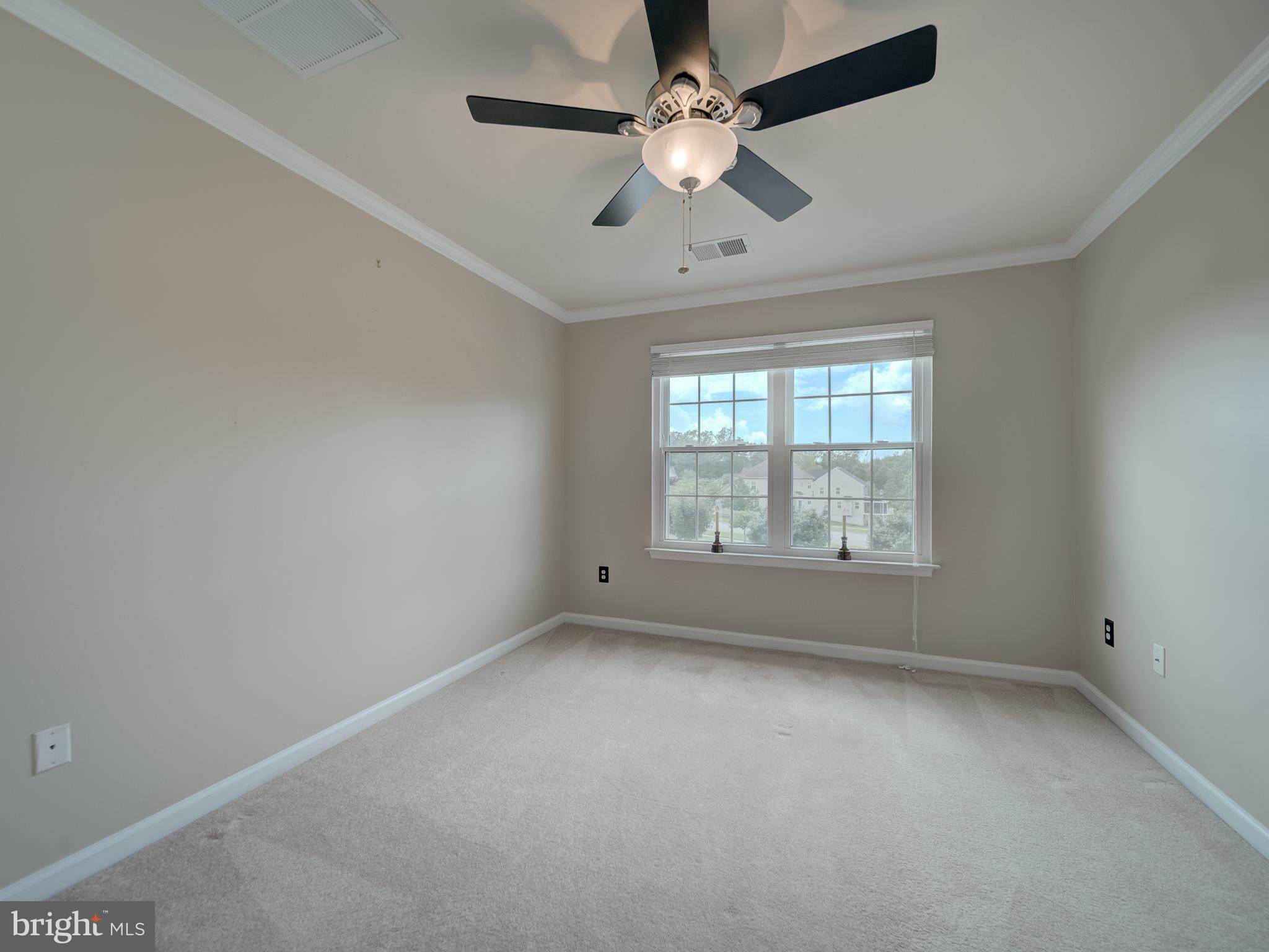 Listing images