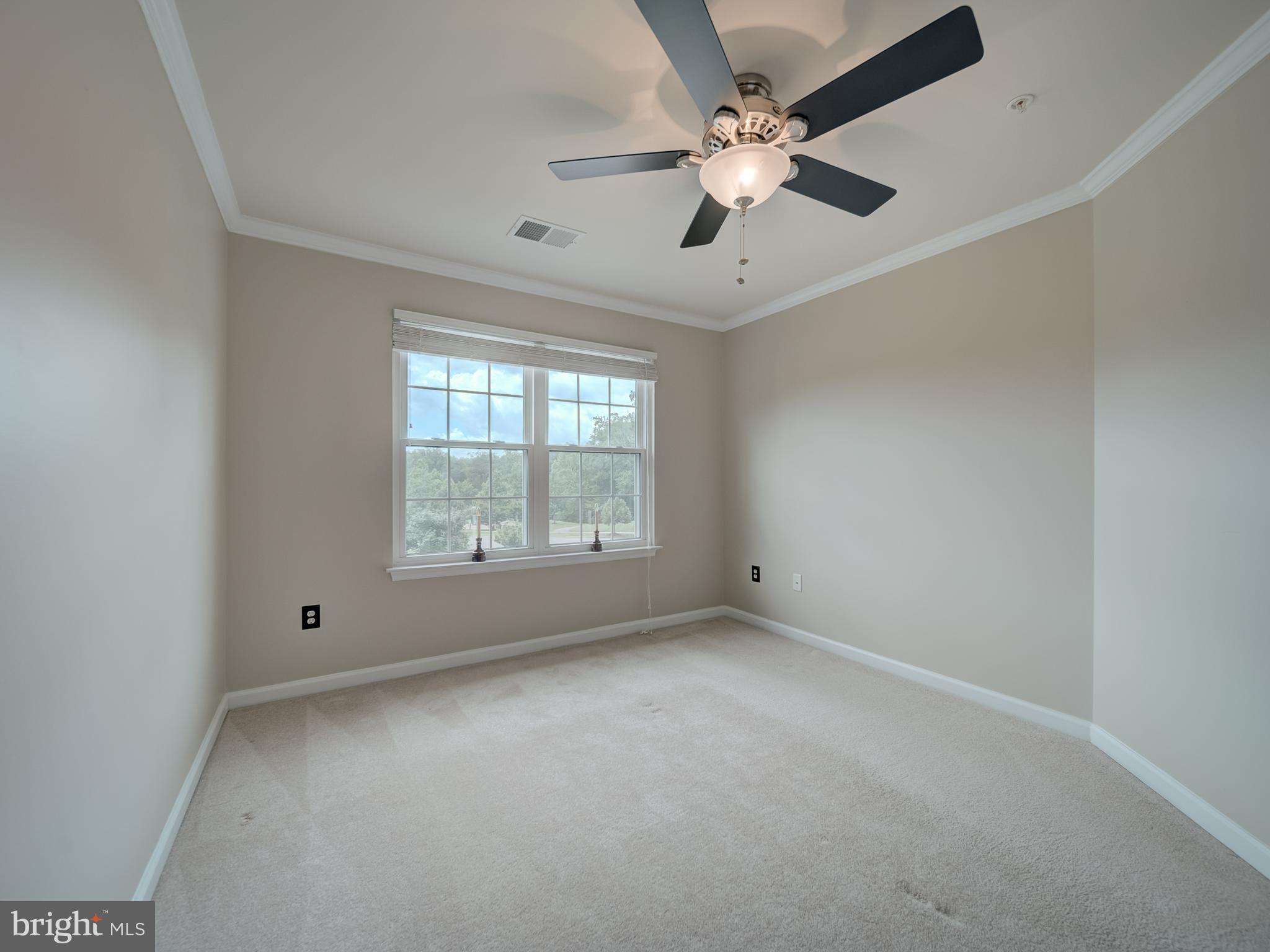 Listing images