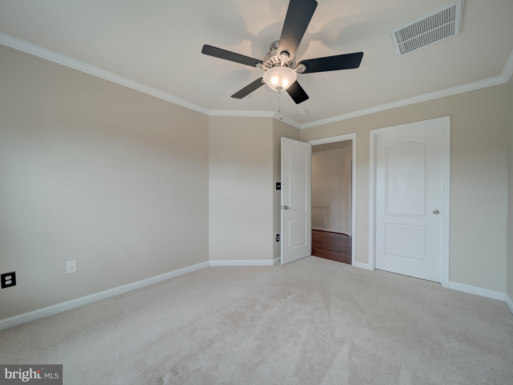 Listing images