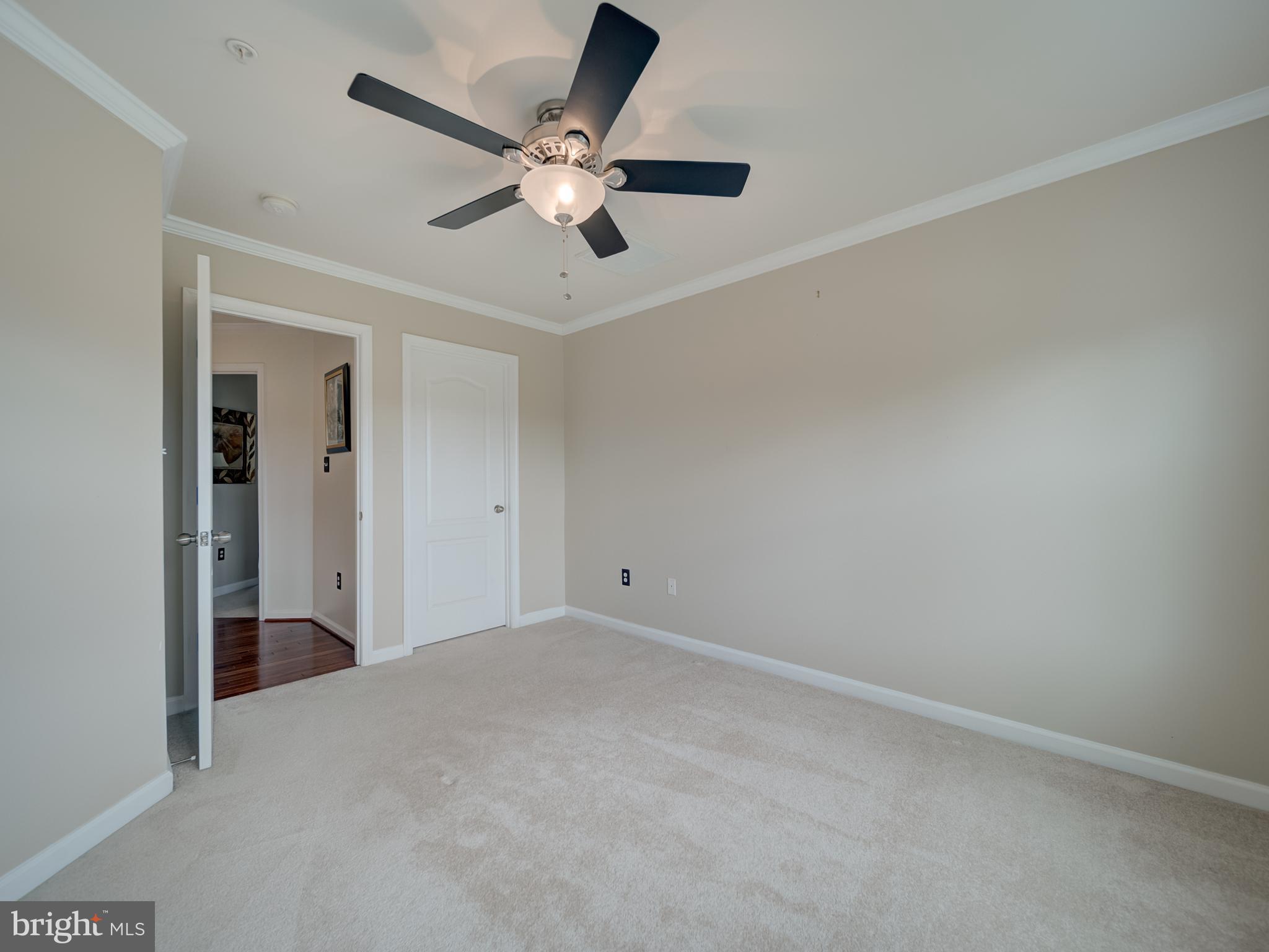 Listing images