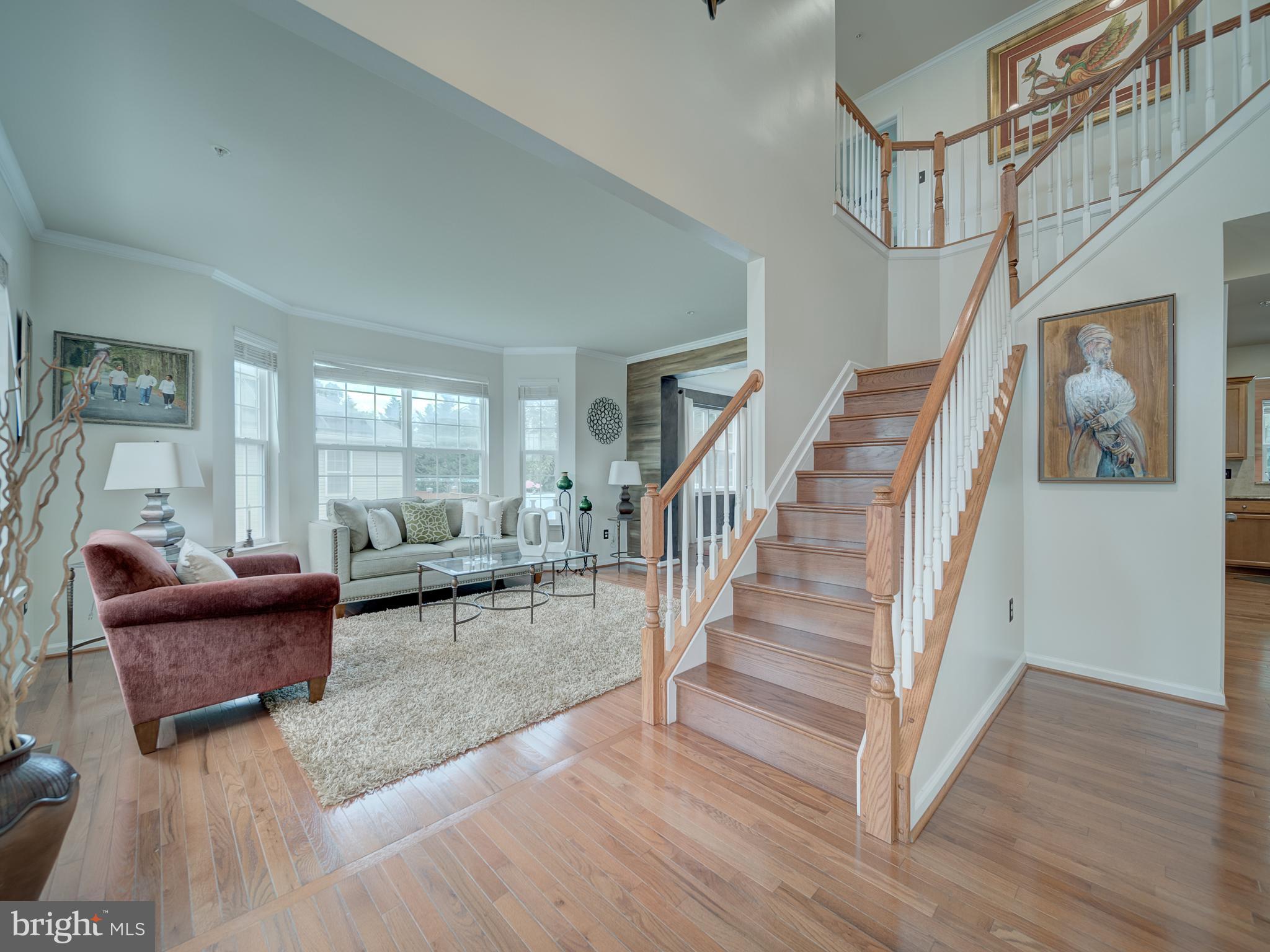 Listing images