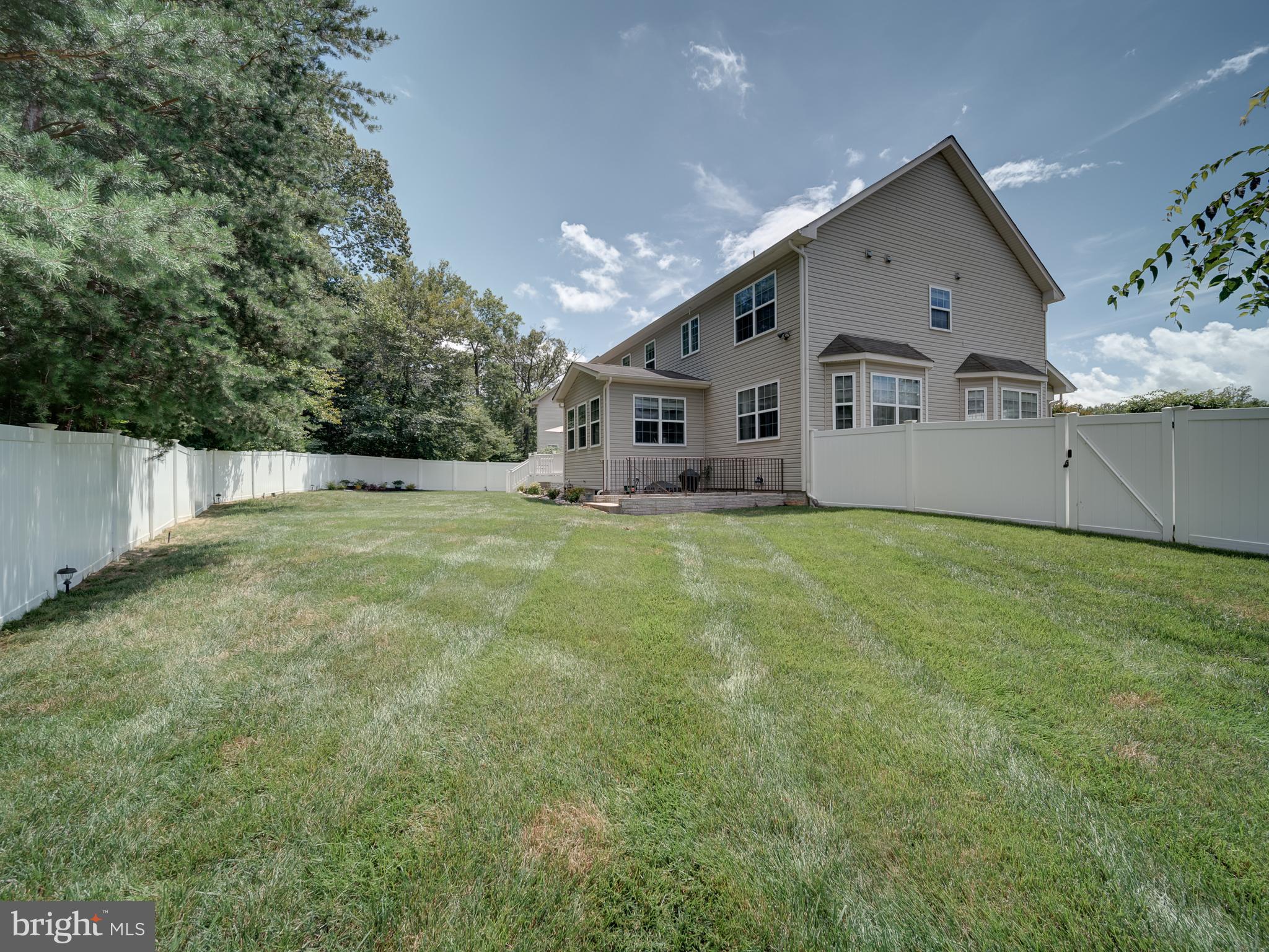 Listing images