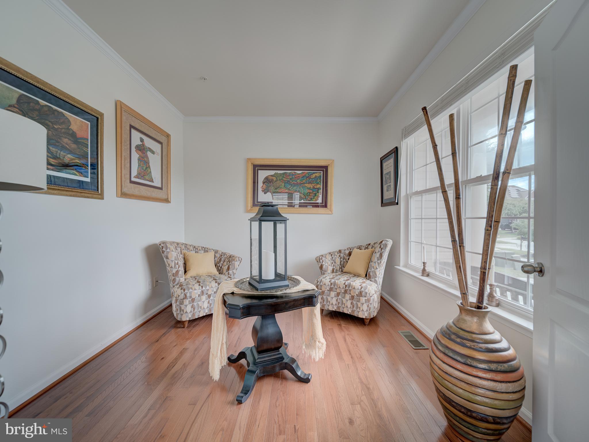 Listing images