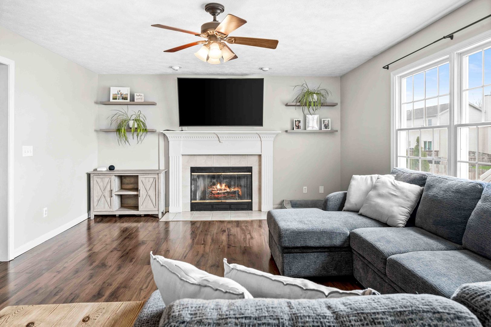 Listing images