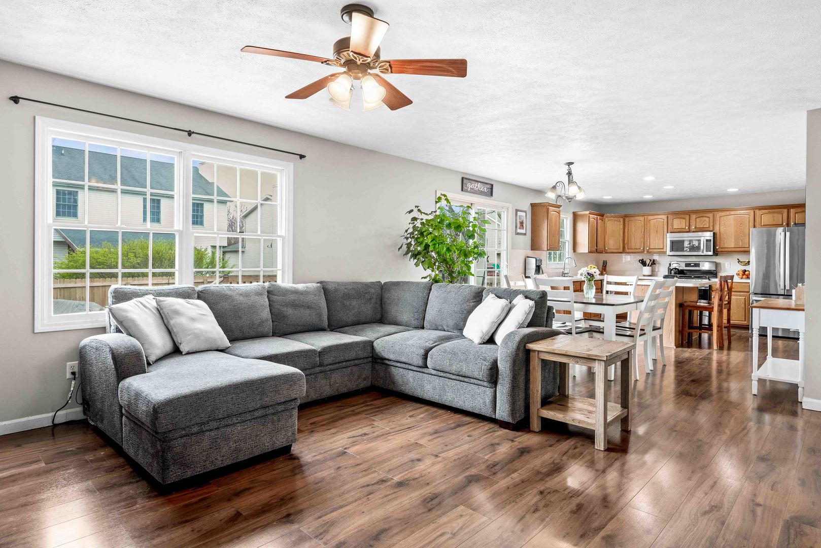 Listing images