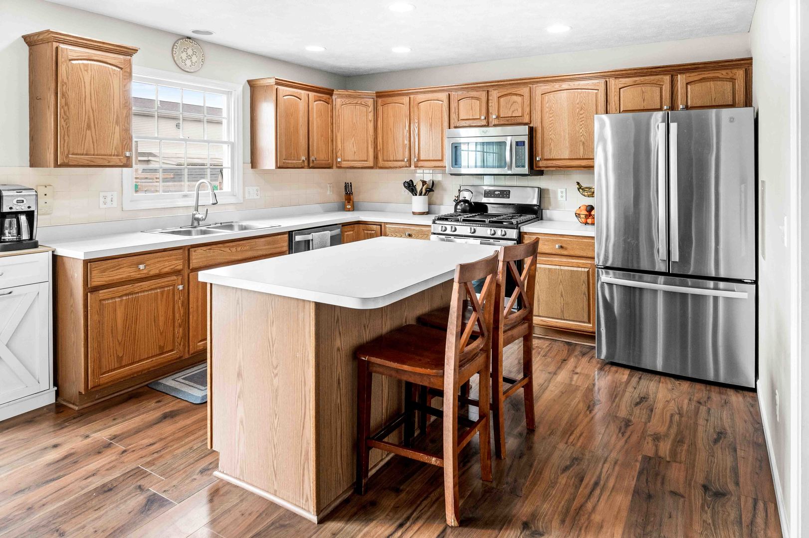 Listing images