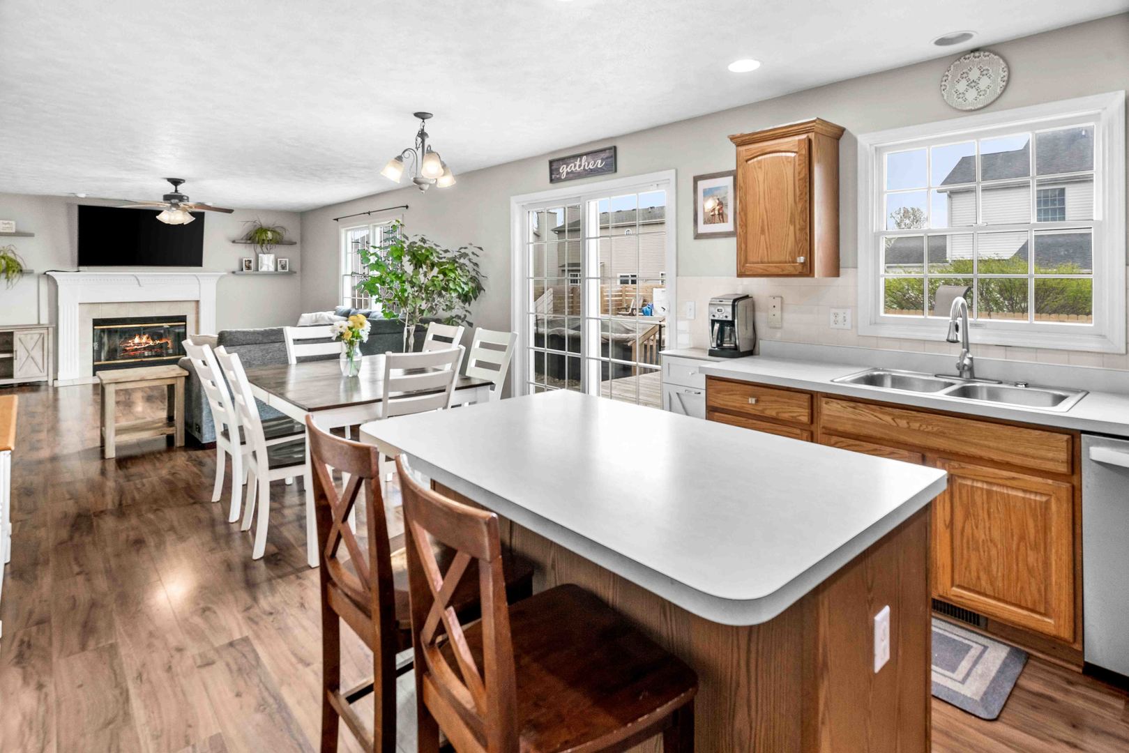 Listing images