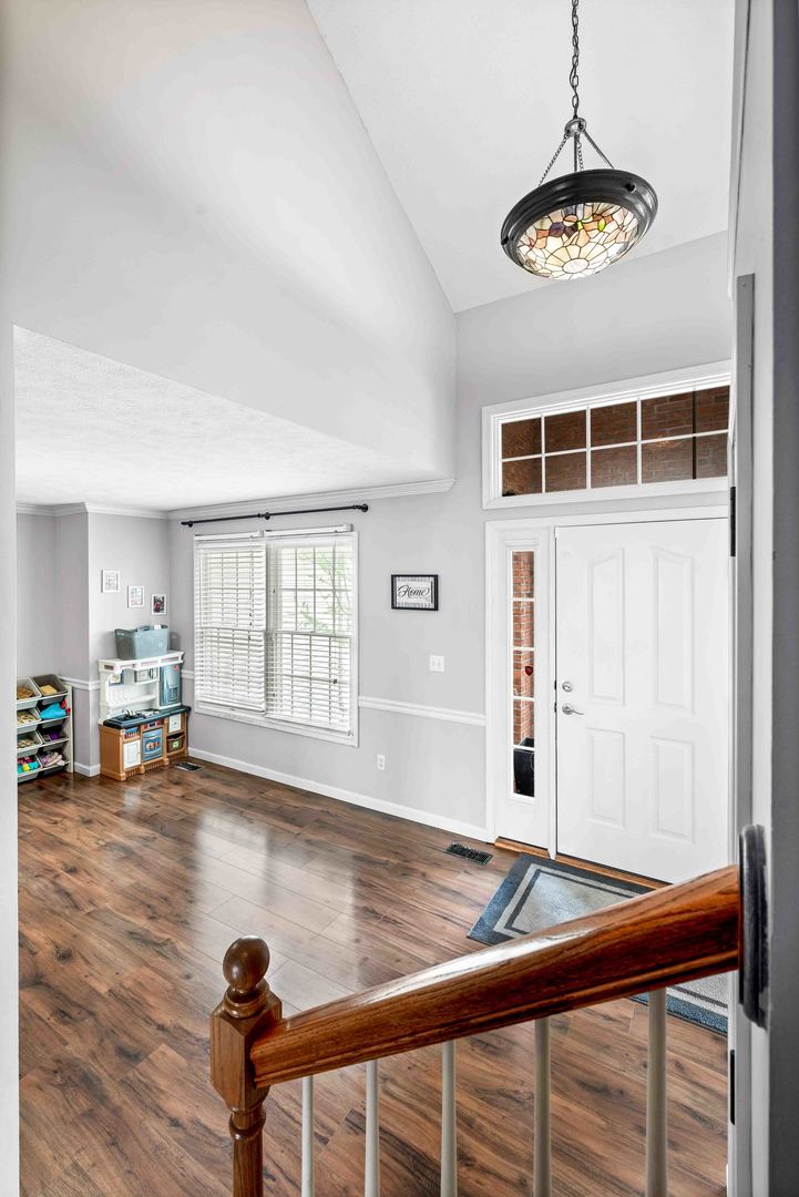 Listing images