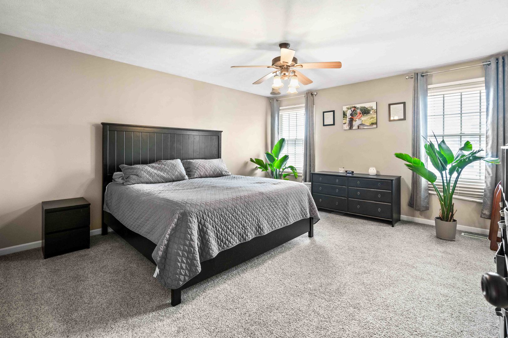 Listing images