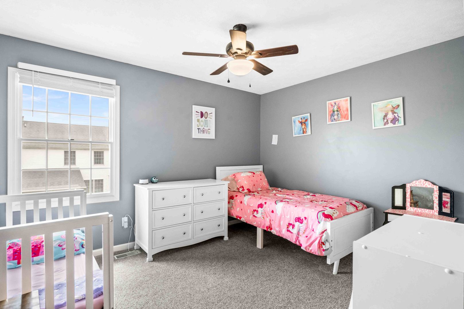 Listing images