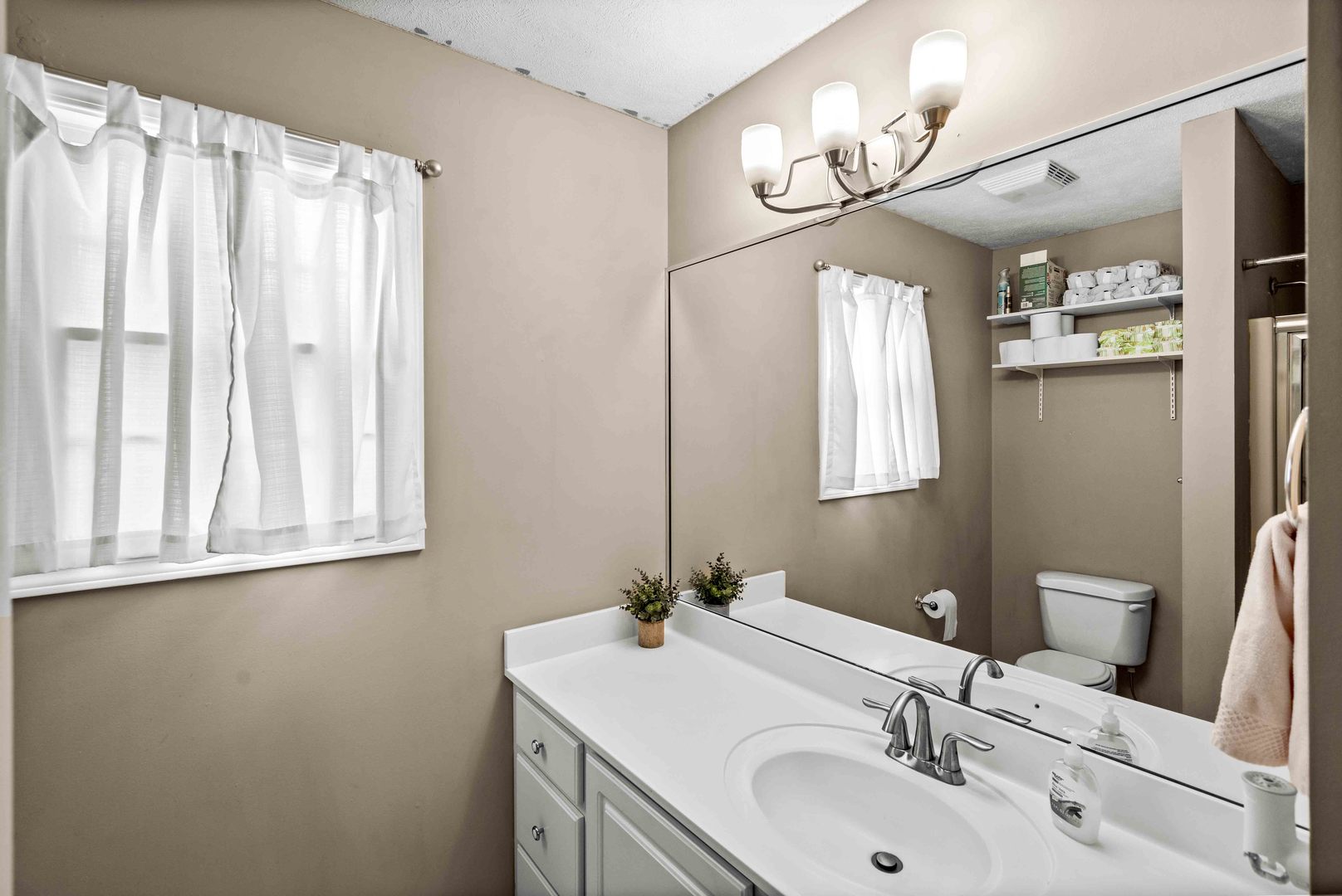 Listing images