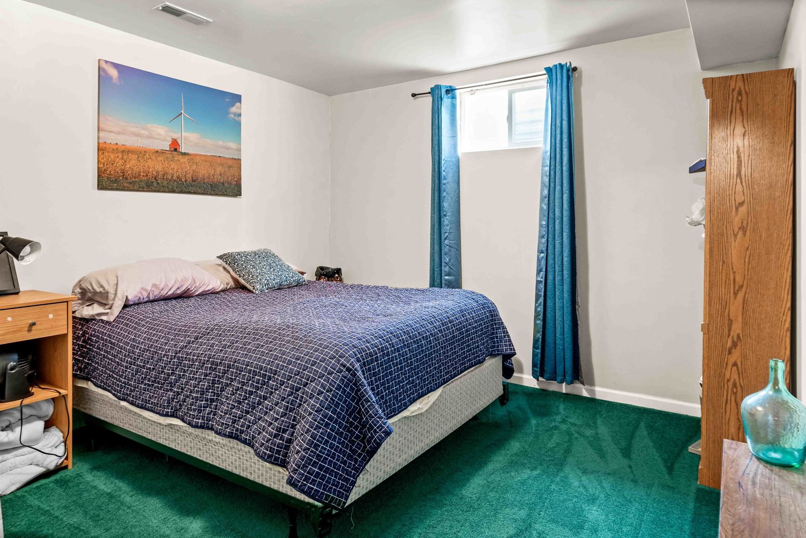 Listing images