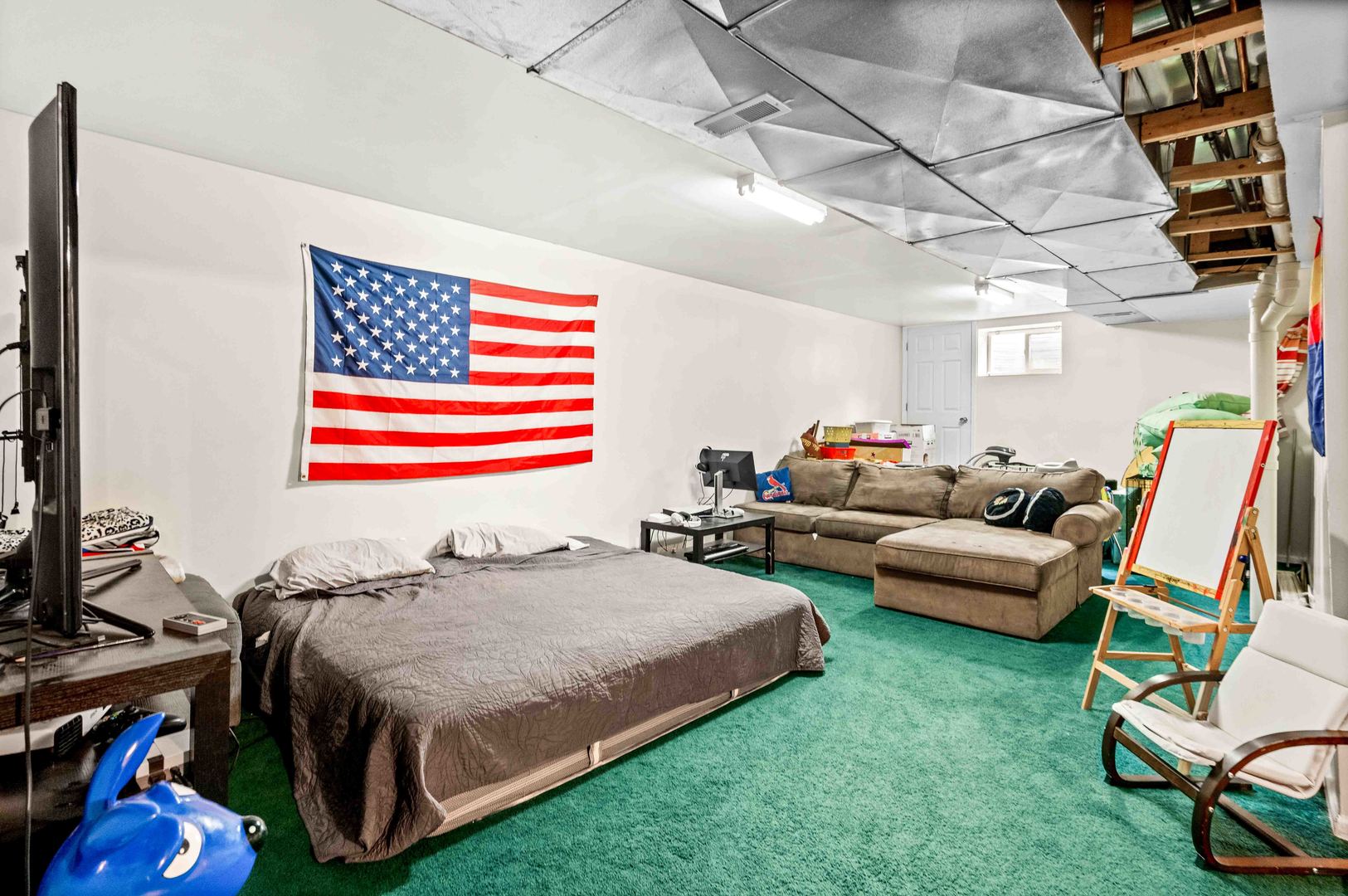 Listing images