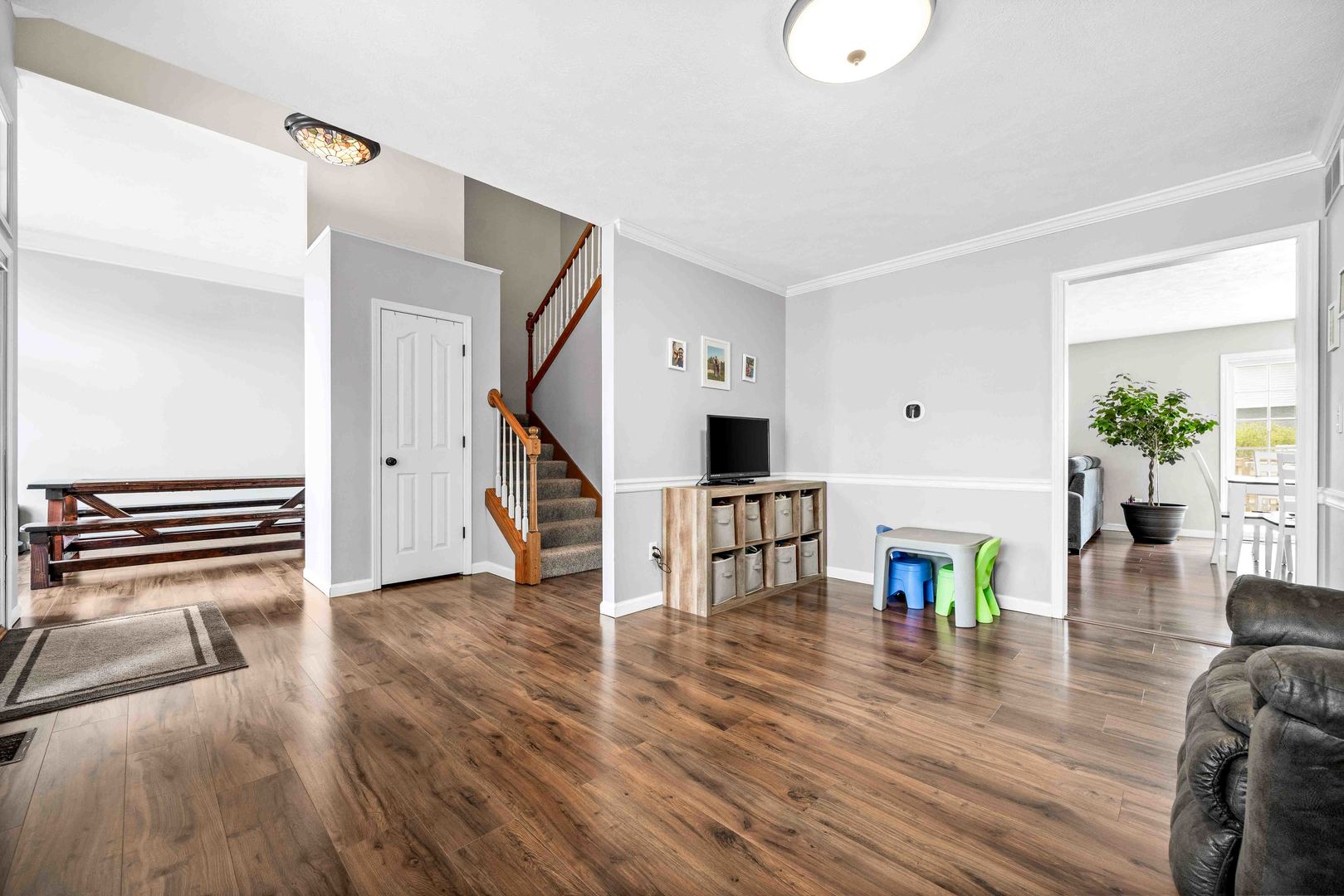 Listing images