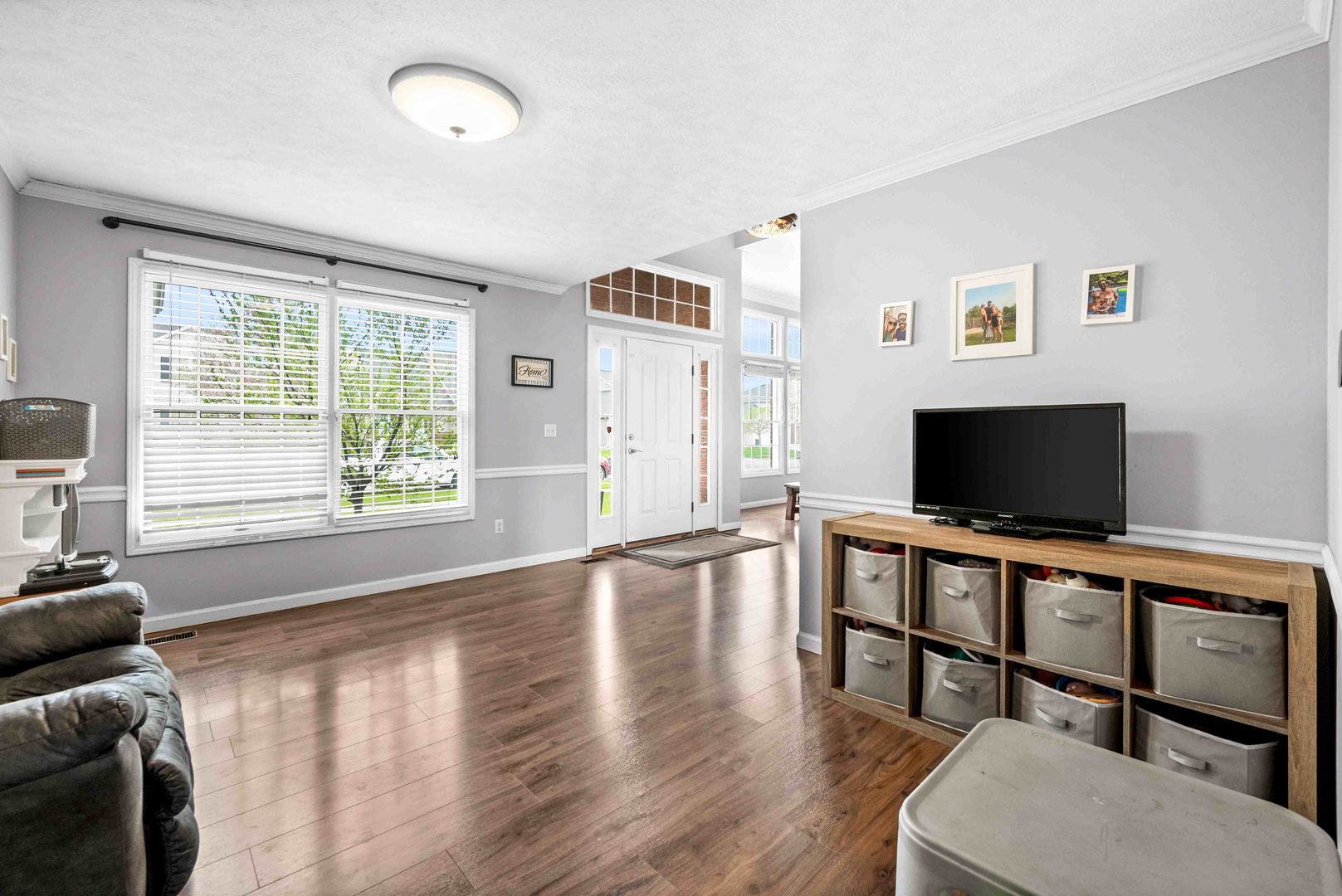 Listing images