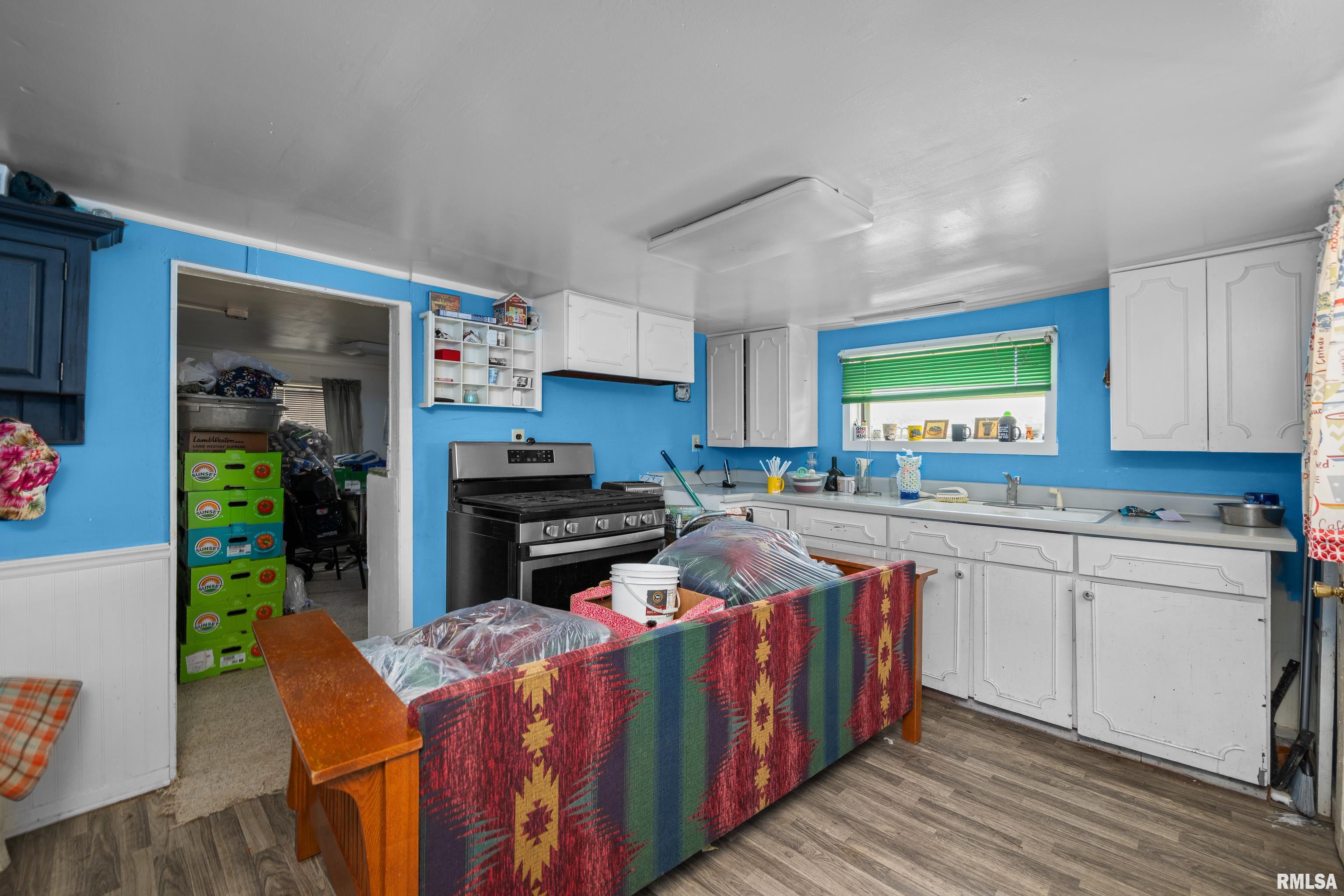 Listing images