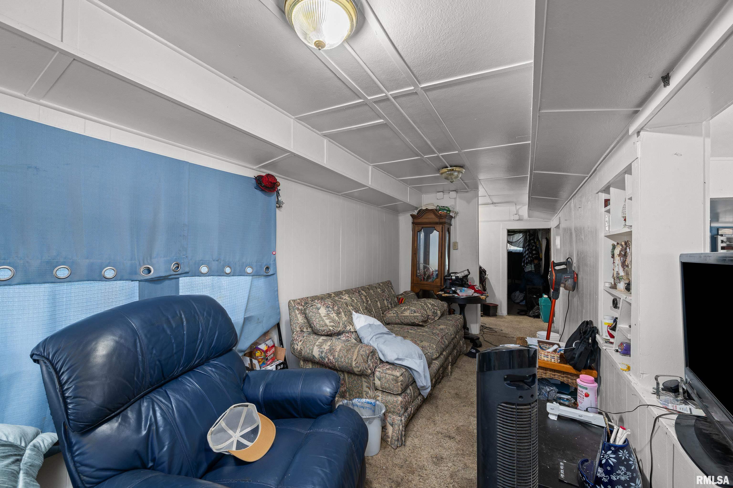 Listing images