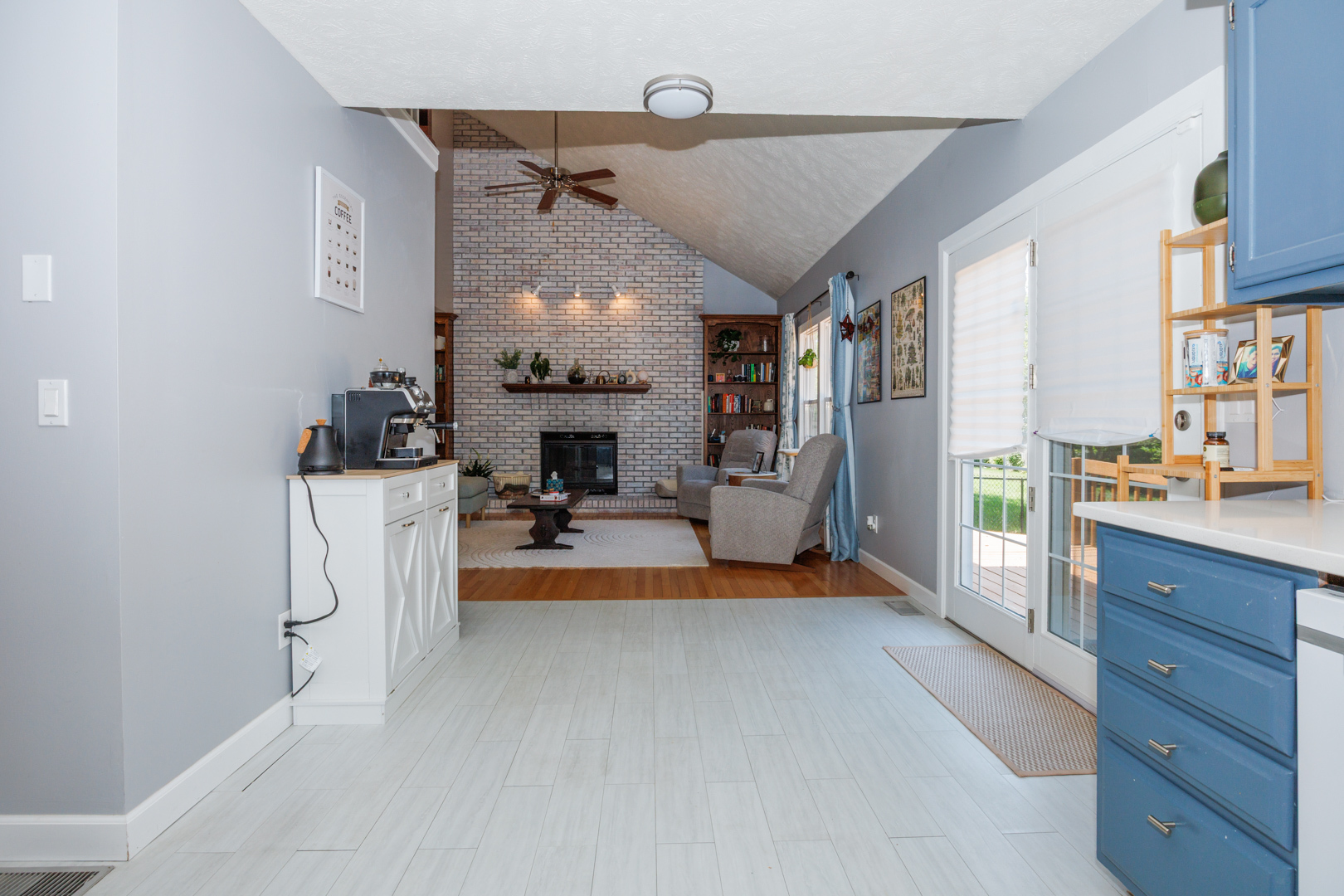 Listing images