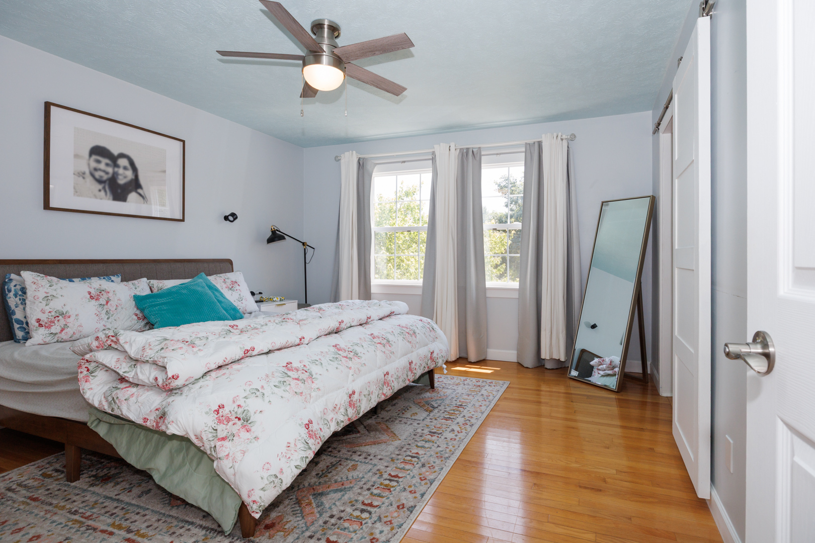 Listing images