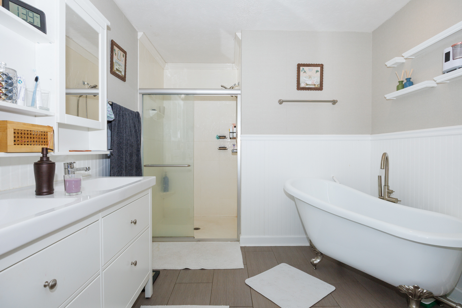 Listing images