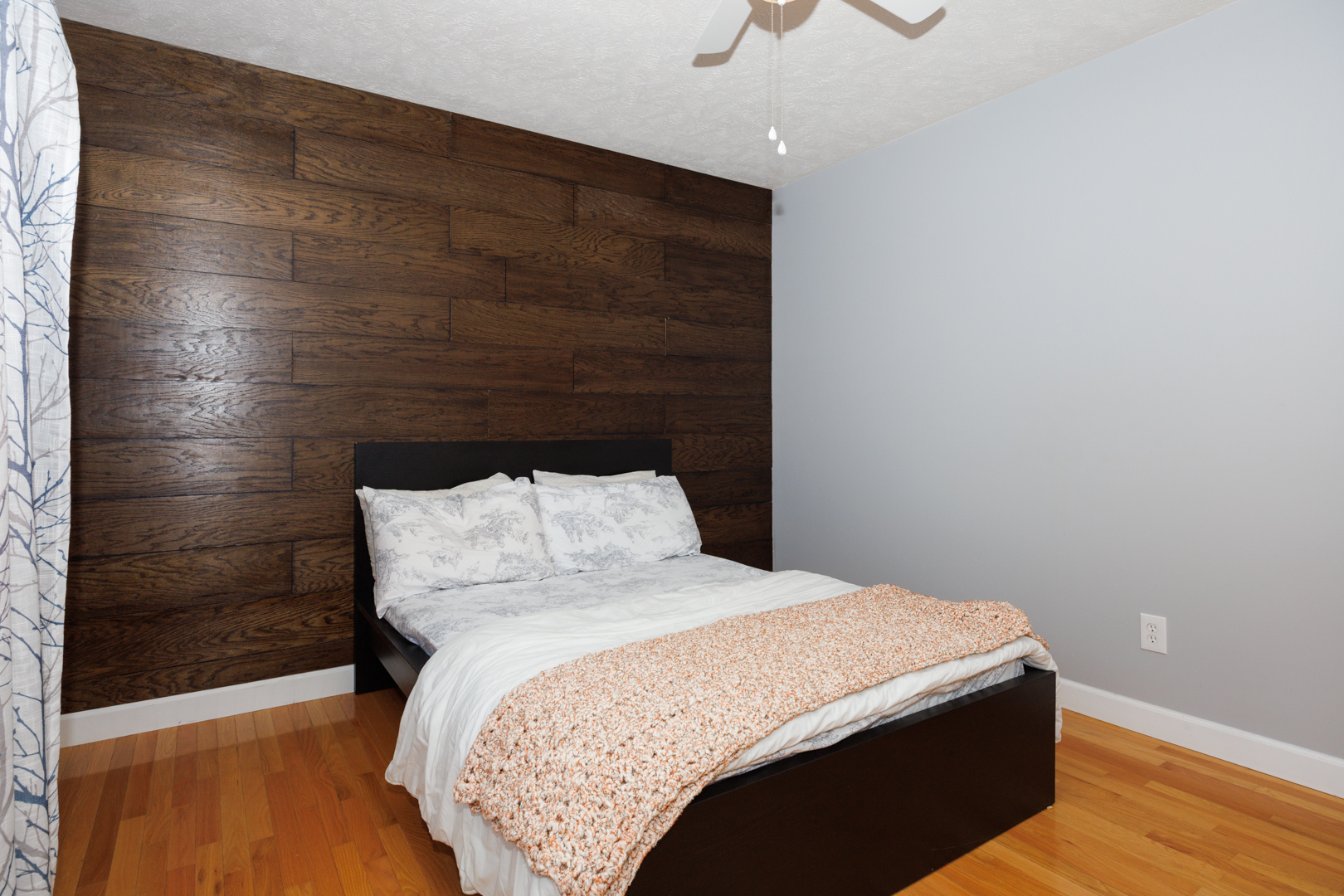 Listing images