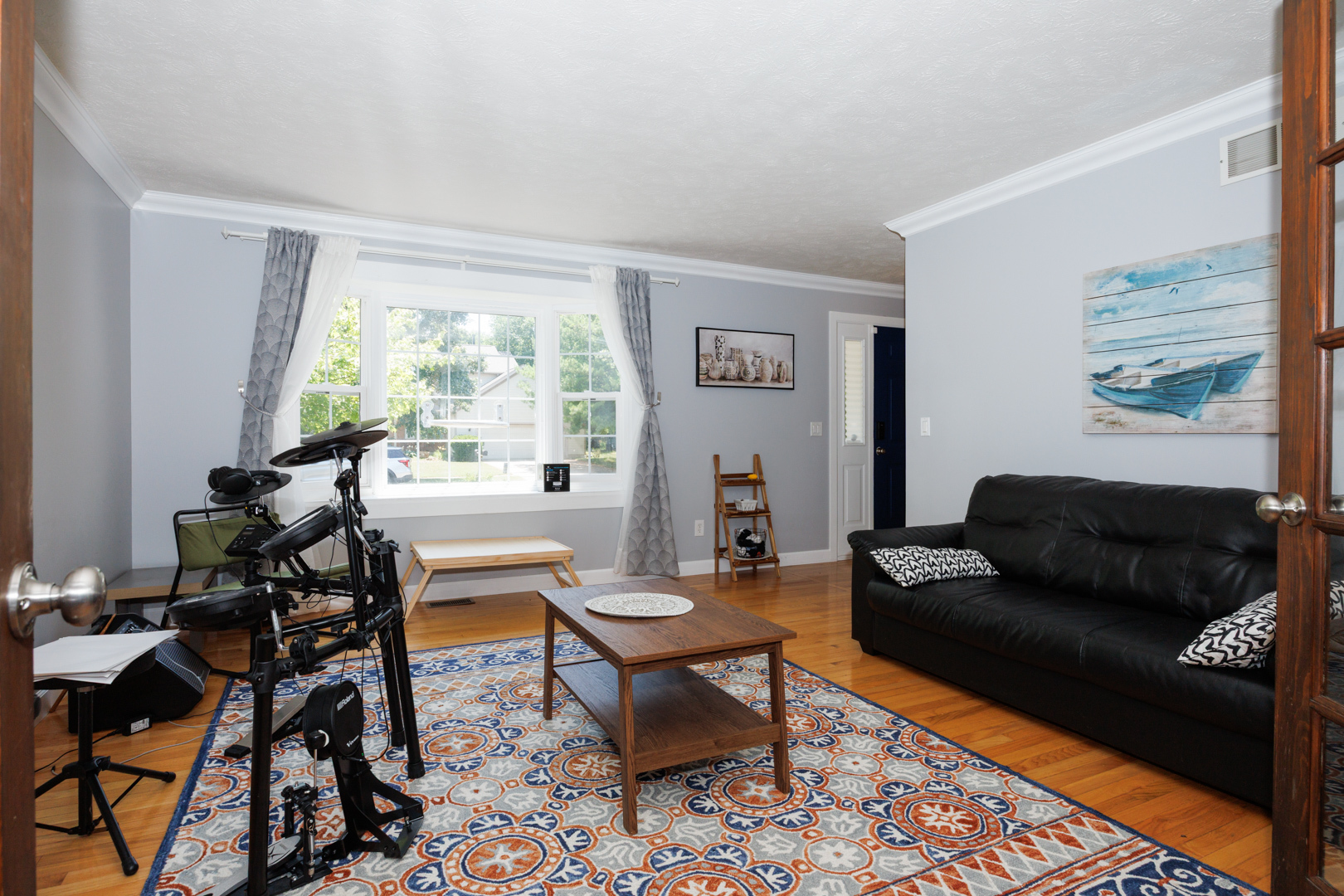 Listing images