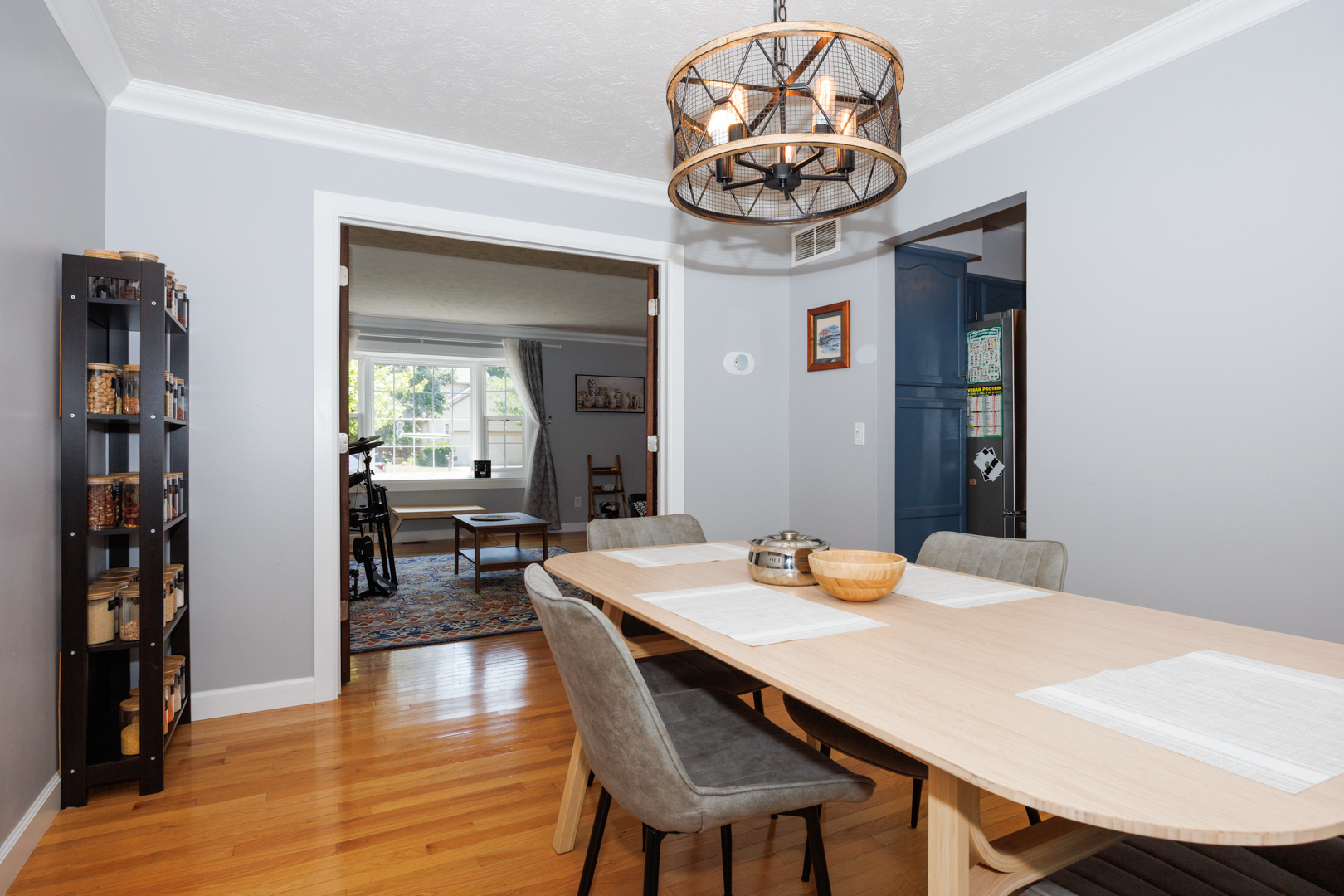 Listing images