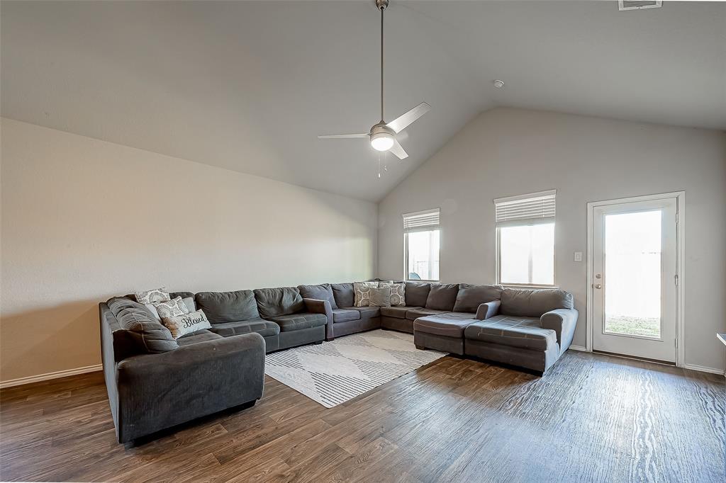 Listing images