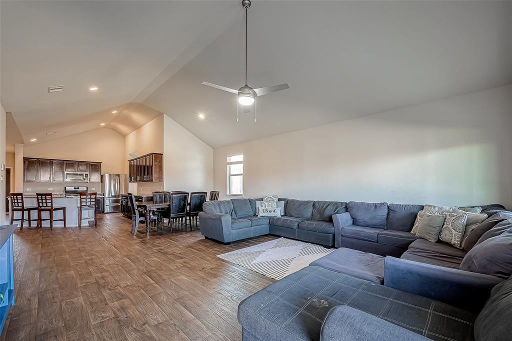 Listing images