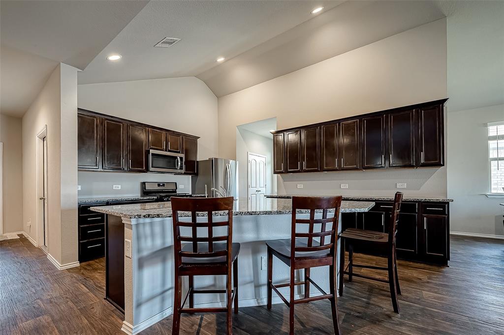 Listing images
