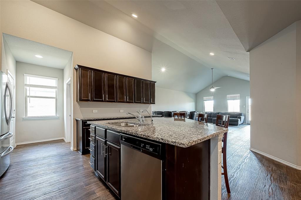 Listing images