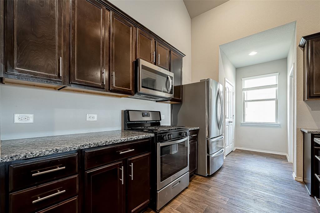 Listing images