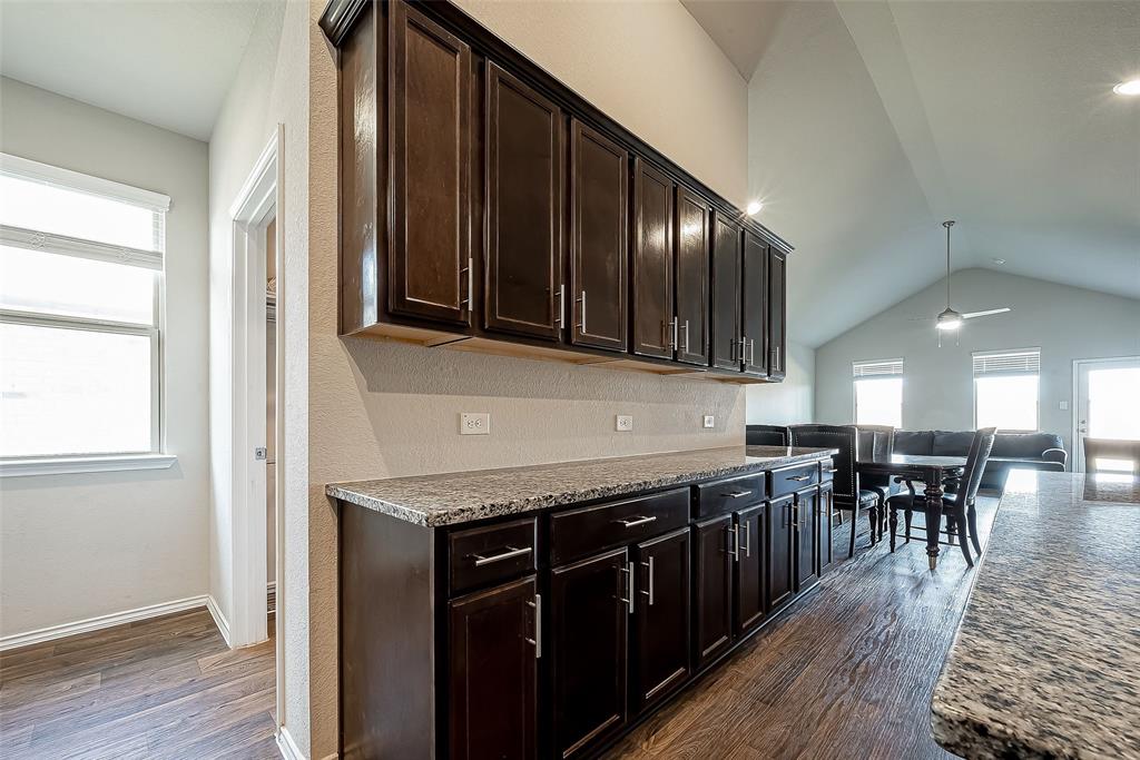 Listing images