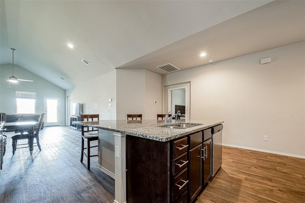 Listing images