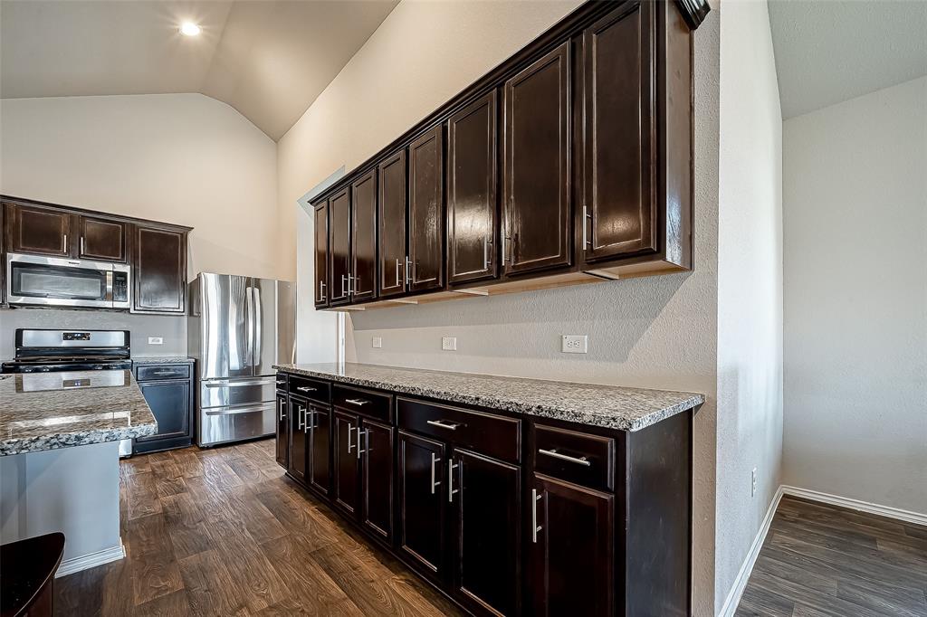 Listing images