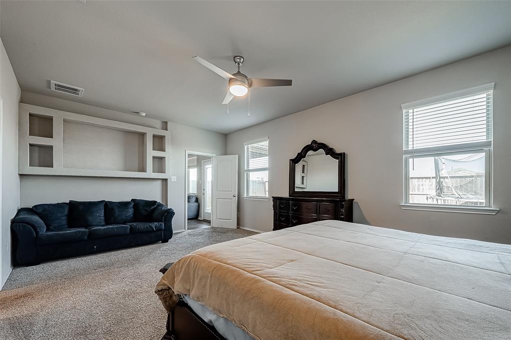 Listing images