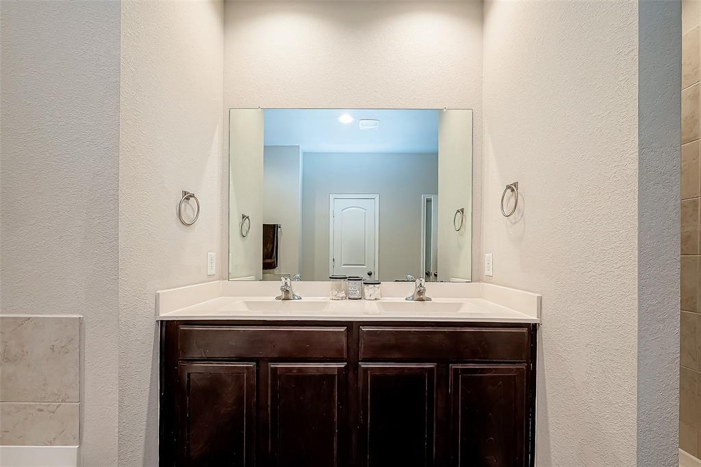 Listing images