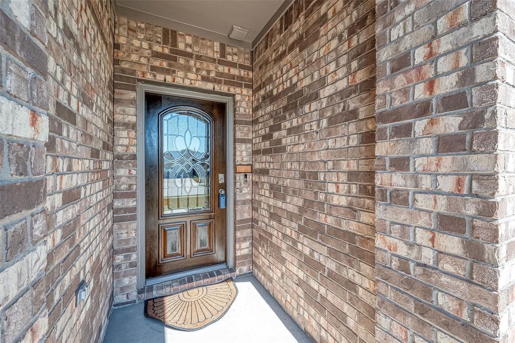 Listing images