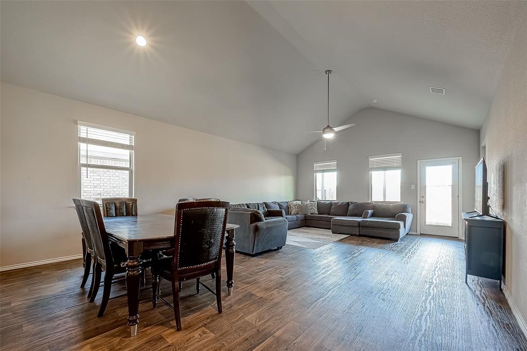 Listing images