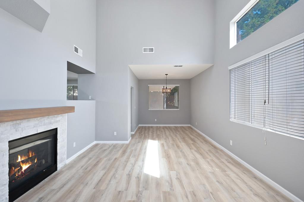 Listing images