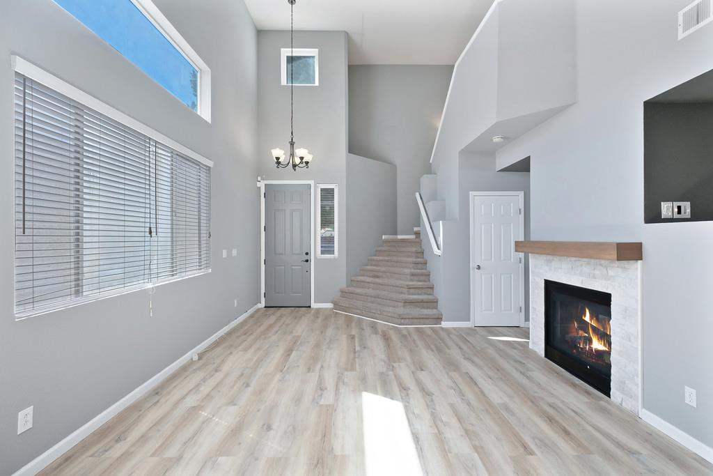 Listing images