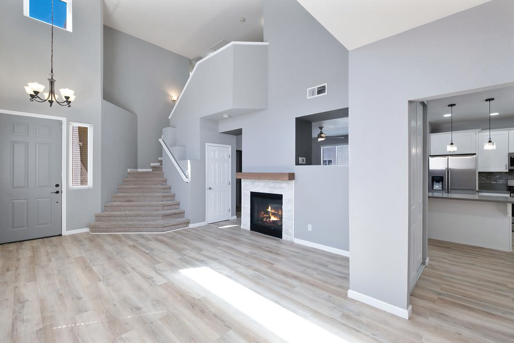 Listing images